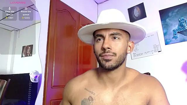 romanpearce  online show from June 5, 8:03 pm