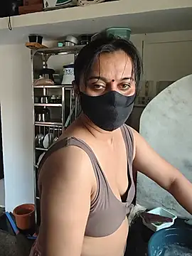 HeartlessGirl online show from June 20, 9:23 am