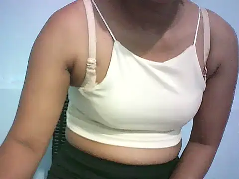 Snapshot of CreamyHotPussy4u chatting on April 4, 2:03 pm CreamyHotPussy4u online show from April 4, 2:03 pm