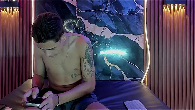 Snapshot of Bigx_Twink__ chatting on March 29, 1:44 pm Bigx Twink online show from March 29, 1:44 pm