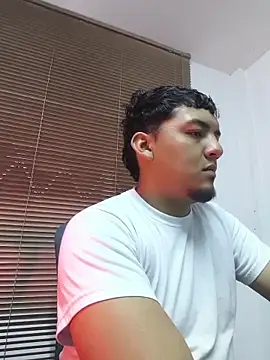 Itsdavidxxx online show from April 18, 11:49 pm