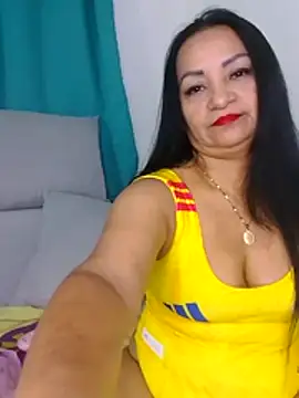Snapshot of antonelamistresxxx chatting on June 14, 12:30 am antonelamistresxxx online show from June 14, 12:30 am