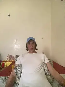 Snapshot of Ashwak_trans chatting on April 6, 10:49 am Ashwak trans online show from April 6, 10:49 am