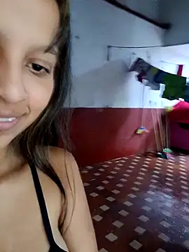 Snapshot of naty_18 chatting on April 3, 6:55 am naty 18 online show from April 3, 6:55 am