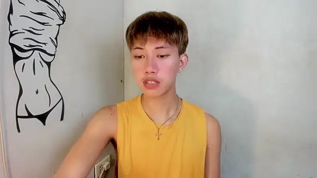 Snapshot of luxurioux_blake chatting on May 2, 4:34 pm luxurioux blake online show from May 2, 4:34 pm