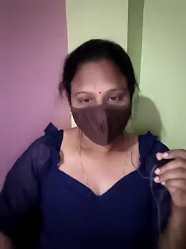 Snapshot of Latha_lovely chatting on April 2, 6:49 pm Latha lovely online show from April 2, 6:49 pm