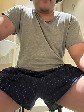 usemehowyoulike96 online show from March 26, 12:50 am