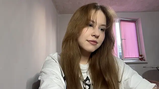 NyelleSpir online show from March 25, 3:29 pm