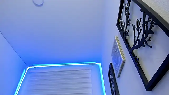 Snapshot of Sara_Red_X chatting on March 27, 3:12 am Sara Red X online show from March 27, 3:12 am