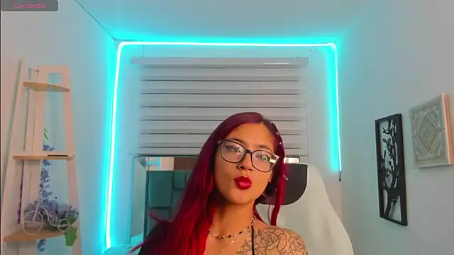 Sara Red X online show from June 16, 3:42 am