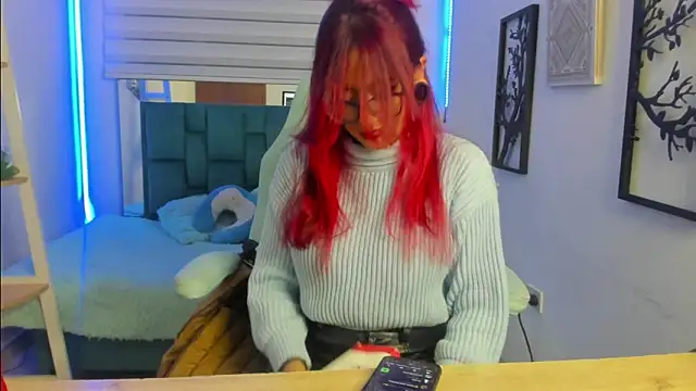 Sara Red X online show from June 30, 3:40 am