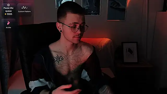 Snapshot of Thomas_Norton chatting on April 9, 8:36 pm Thomas Norton online show from April 9, 8:36 pm