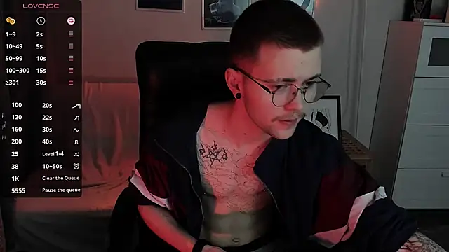 Snapshot of Thomas_Norton chatting on April 10, 8:13 pm Thomas Norton online show from April 10, 8:13 pm