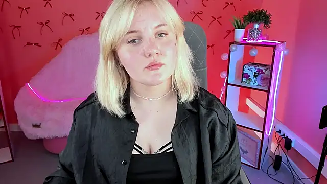 Snapshot of KathyBriggs chatting on March 26, 9:37 am KathyBriggs online show from March 26, 9:37 am