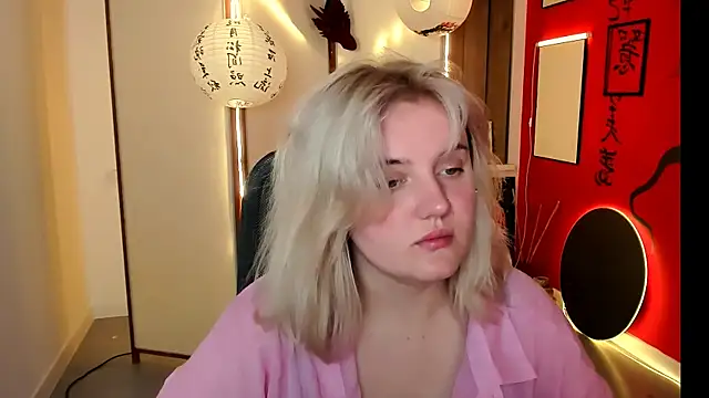 Snapshot of KathyBriggs chatting on May 29, 5:05 am KathyBriggs online show from May 29, 5:05 am
