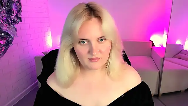 Snapshot of KathyBriggs chatting on June 18, 9:36 am KathyBriggs online show from June 18, 9:36 am