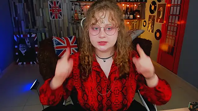 SaraSweetness online show from April 1, 1:41 pm