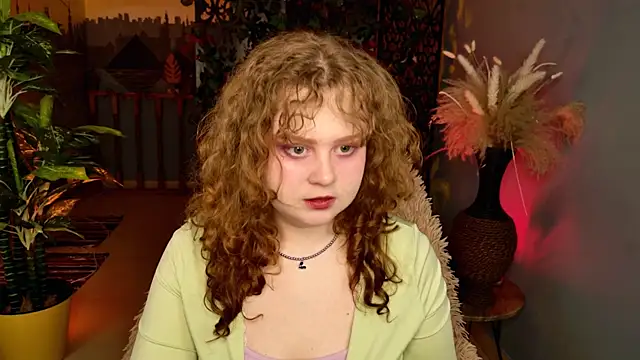 SaraSweetness online show from April 2, 8:45 am