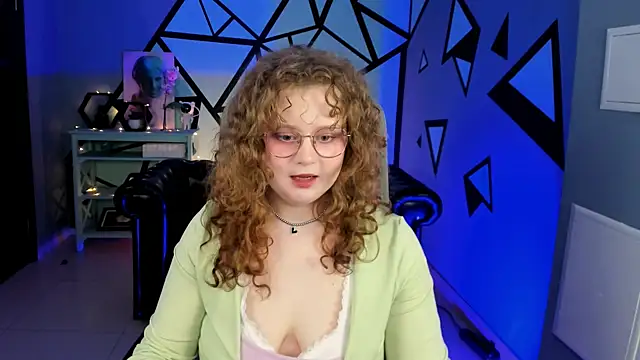 SaraSweetness online show from April 4, 12:57 pm