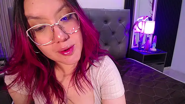 Snapshot of Lana_sweett2 chatting on July 10, 4:06 am Lana sweett2 online show from July 10, 4:06 am