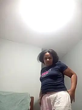 sexybronwgirl online show from March 26, 8:20 am