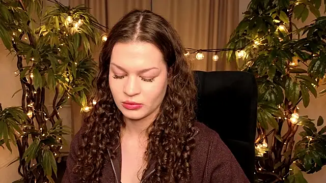 Snapshot of SusanBailley chatting on April 5, 10:45 am SusanBailley online show from April 5, 10:45 am