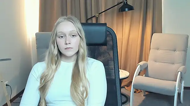 VestaBowmer online show from March 27, 11:10 am