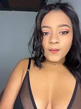 Snapshot of Saraa_M chatting on May 24, 5:07 pm Saraa M online show from May 24, 5:07 pm