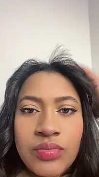 Snapshot of Saraa_M chatting on May 27, 2:03 pm Saraa M online show from May 27, 2:03 pm