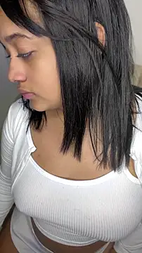 Snapshot of Saraa_M chatting on May 29, 4:16 pm Saraa M online show from May 29, 4:16 pm