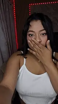Snapshot of Saraa_M chatting on June 16, 2:41 pm Saraa M online show from June 16, 2:41 pm