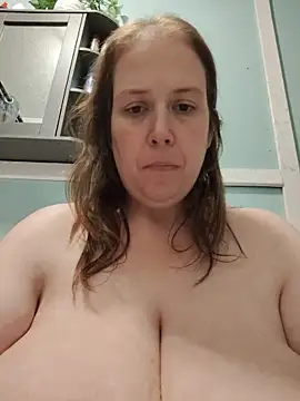 Snapshot of 023thickandjuicy07 chatting on June 7, 3:43 am 023thickandjuicy07 online show from June 7, 3:43 am