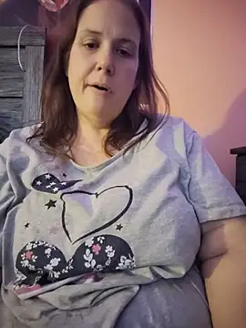 Snapshot of 023thickandjuicy07 chatting on June 13, 3:15 am 023thickandjuicy07 online show from June 13, 3:15 am