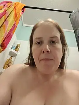 Snapshot of 023thickandjuicy07 chatting on June 25, 3:06 am 023thickandjuicy07 online show from June 25, 3:06 am