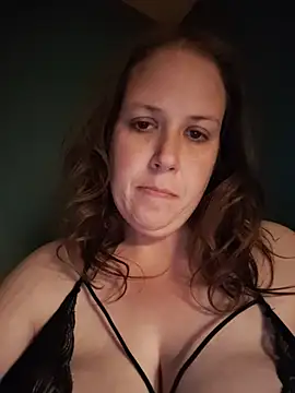 Snapshot of 023thickandjuicy07 chatting on July 7, 3:53 am 023thickandjuicy07 online show from July 7, 3:53 am