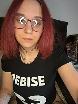 Snapshot of jebise23 chatting on May 18, 3:40 pm jebise23 online show from May 18, 3:40 pm