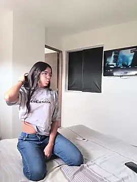 Annarhode online show from June 13, 5:44 pm