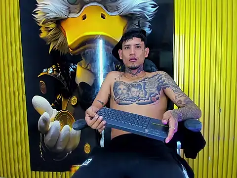 Winsord Bigcock online show from March 30, 8:10 pm