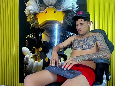 Winsord Bigcock online show from April 4, 8:28 pm