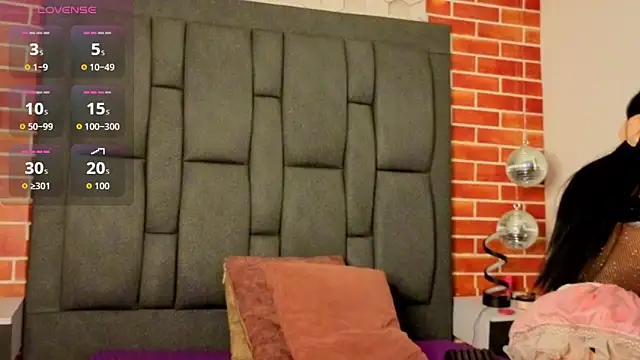 luxuryheavenn online show from April 6, 7:37 pm