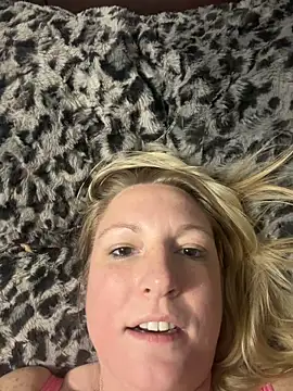 sweetkacibaby online show from April 10, 1:27 pm