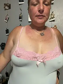 Snapshot of sweetkacibaby chatting on July 10, 12:37 am sweetkacibaby online show from July 10, 12:37 am