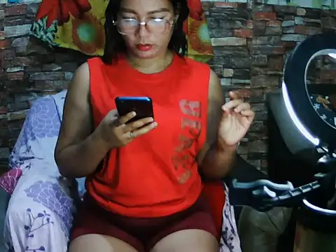 Snapshot of honey_krishia chatting on July 11, 2:47 am honey krishia online show from July 11, 2:47 am