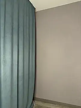 AliceVilliers online show from May 6, 9:42 pm