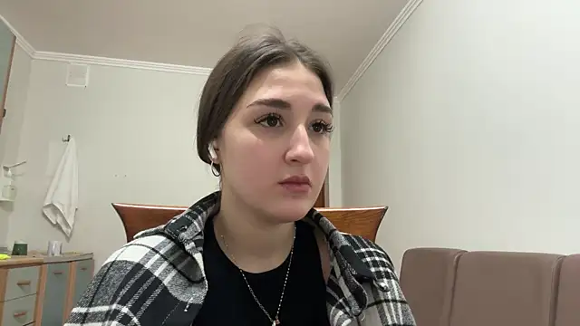 Annnna  online show from April 14, 4:02 pm