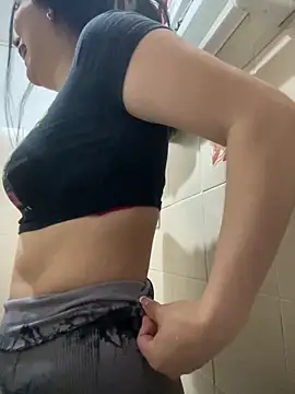Snapshot of Cami_olarte chatting on May 12, 8:39 pm Cami olarte online show from May 12, 8:39 pm