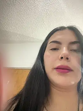 Snapshot of Cami_olarte chatting on May 21, 5:47 am Cami olarte online show from May 21, 5:47 am