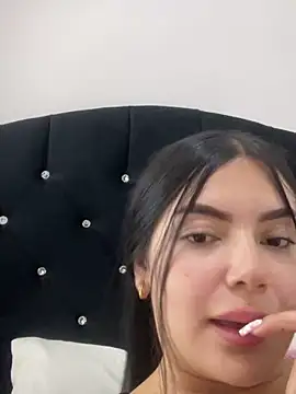 Snapshot of Cami_olarte chatting on June 1, 6:15 am Cami olarte online show from June 1, 6:15 am
