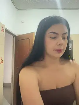Snapshot of Cami_olarte chatting on June 25, 7:51 pm Cami olarte online show from June 25, 7:51 pm