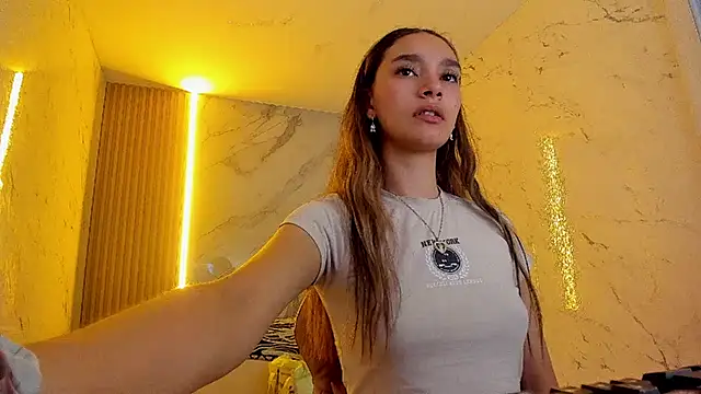 Snapshot of Paulin_roses_tf chatting on May 15, 2:24 pm Paulin roses tf online show from May 15, 2:24 pm